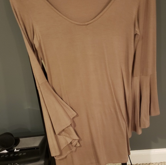 Clothes - Picture 7 of 8